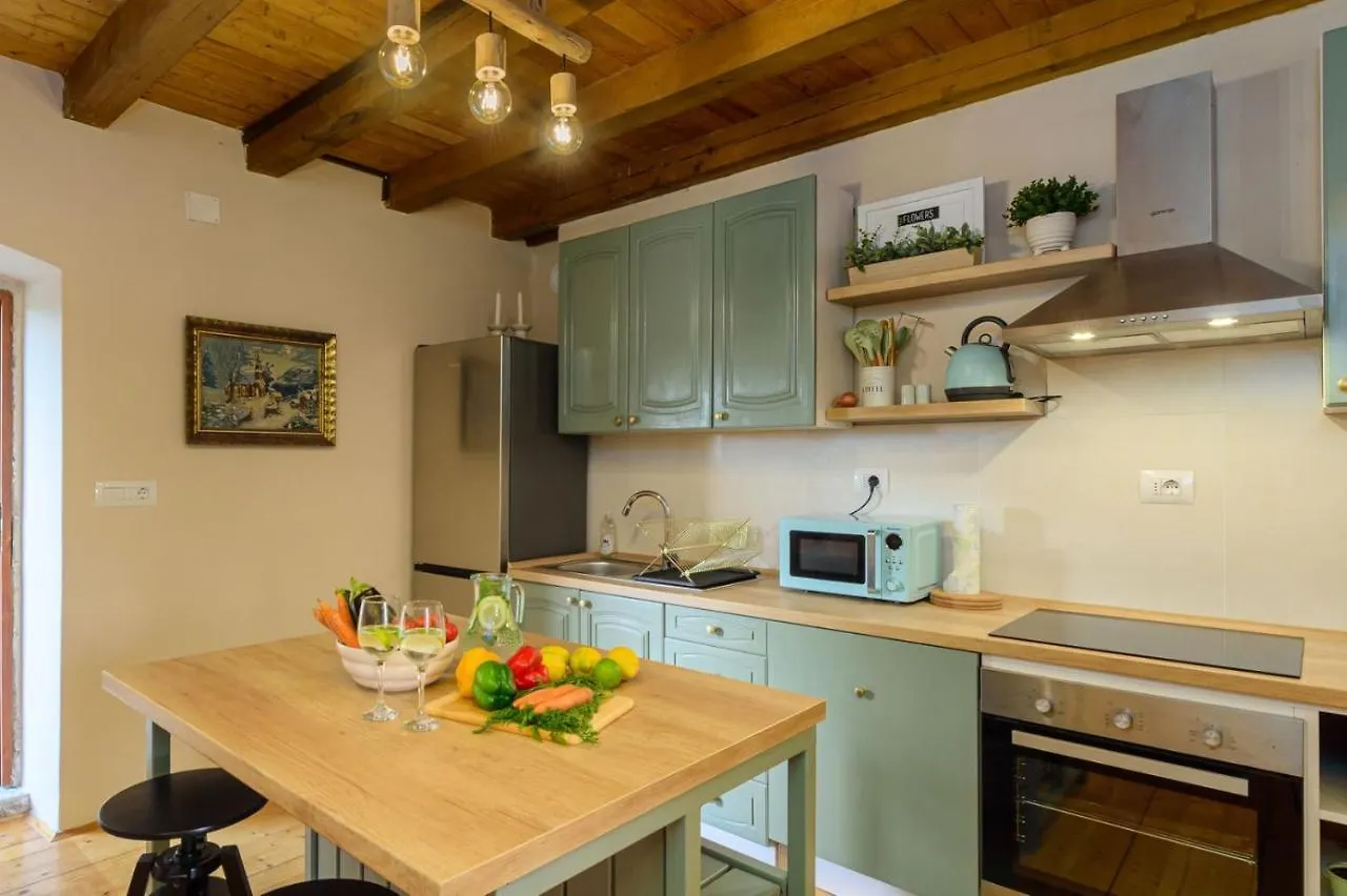Guest House Eleonora Cabrunici