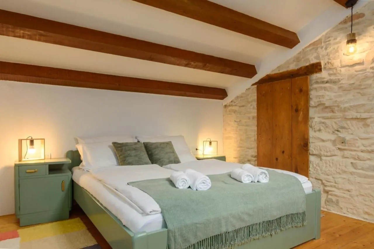 Villa Guest House Eleonora Cabrunici