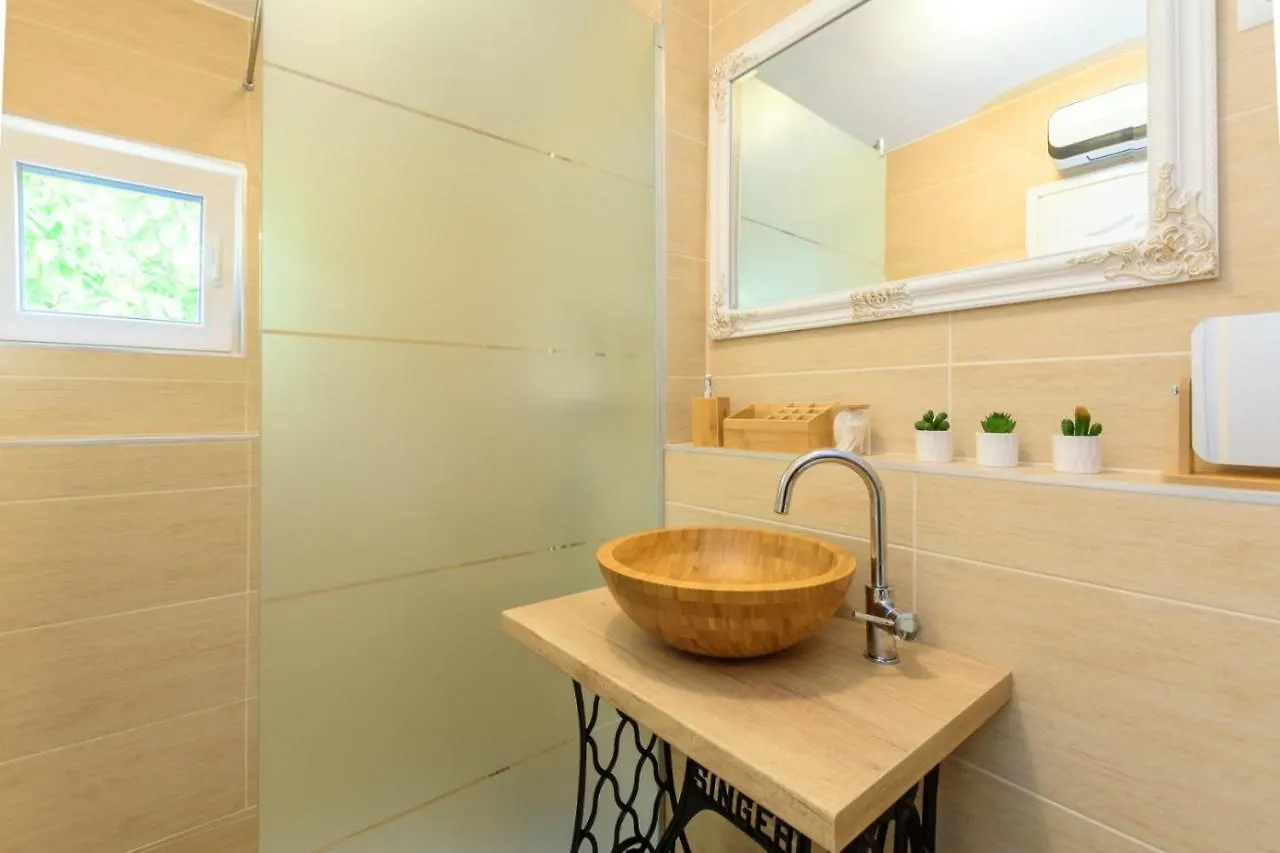 Guest House Eleonora Cabrunici Villa